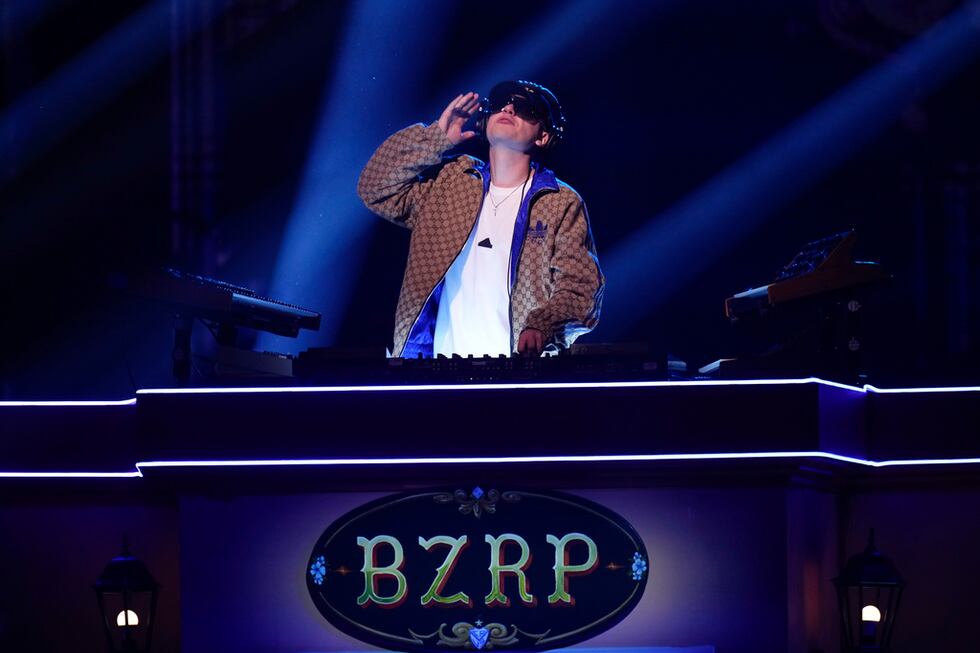 Bizarrap durante su presentación en la 24a entrega anual del Latin Grammy en Sevilla, España,...