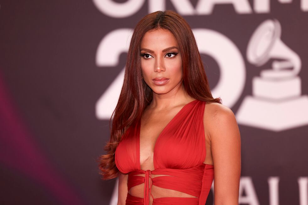 Anitta llega a la 24a entrega anual del Latin Grammy en Sevilla, España, el jueves 16 de...