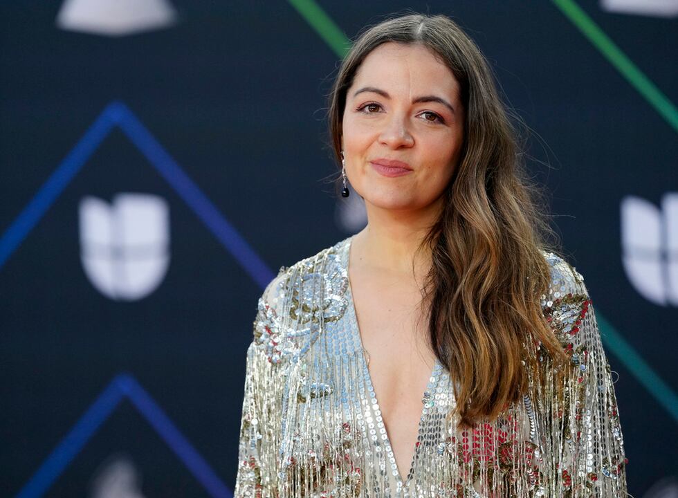 ARCHIVO - Natalia Lafourcade llega a la 22ª entrega del Latin Grammy el jueves 18 de noviembre...